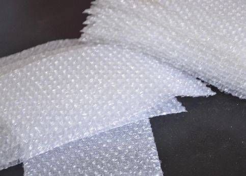 卫生间|快递“气泡垫”千万不要扔，放卫生间和厨房特实用，解决了很多家庭的烦恼