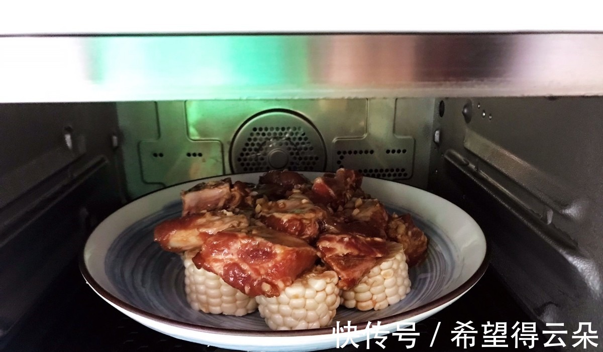 香菜|排骨别总炖，蒸一蒸，鲜香入味，没有油烟更健康，省时省力！