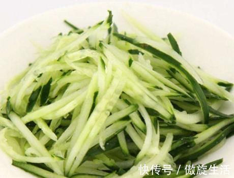 入味|做凉面时，出锅过凉水是不对的，分享小吃店的做法，劲道更入味