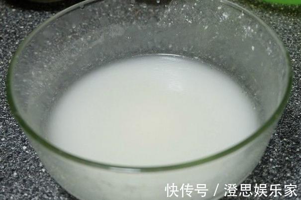 饺子放水煮来点新花样冰花煎饺,焦脆吃起来可香了