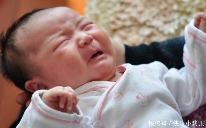 喂奶|家有不满一百天的宝宝，家长容易做错4件事却不自知，要自查改正