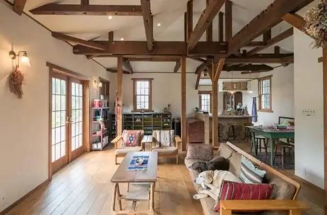 庭院|与毛小孩一同庭院嬉戏!日本复古乡村风平房翻新