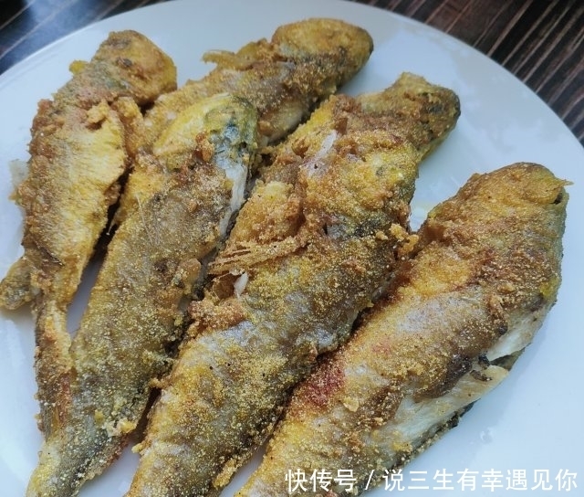 酥掉渣的黄花鱼,做法简单,好吃到光盘