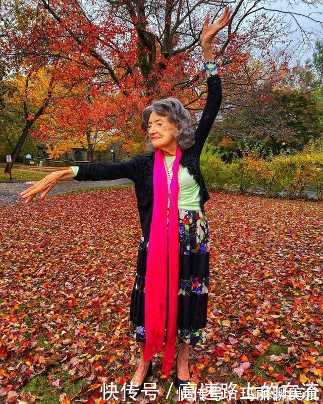 百岁老人|她101岁还练高难度瑜伽，满头白发喝香槟坐游艇，还和小鲜肉跳舞