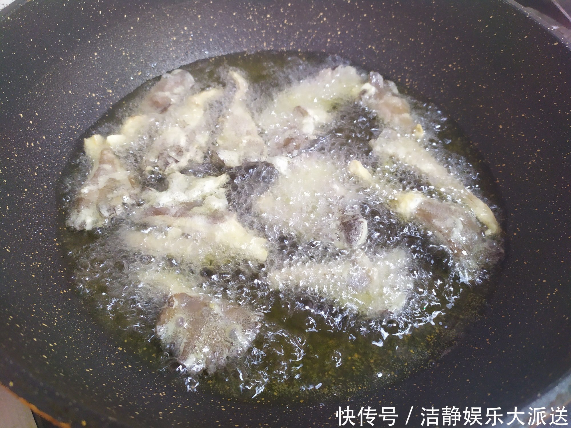 家人|这种蘑菇三四元一斤,家家吃得起,滋阴养肺,隔三差五做给家人吃