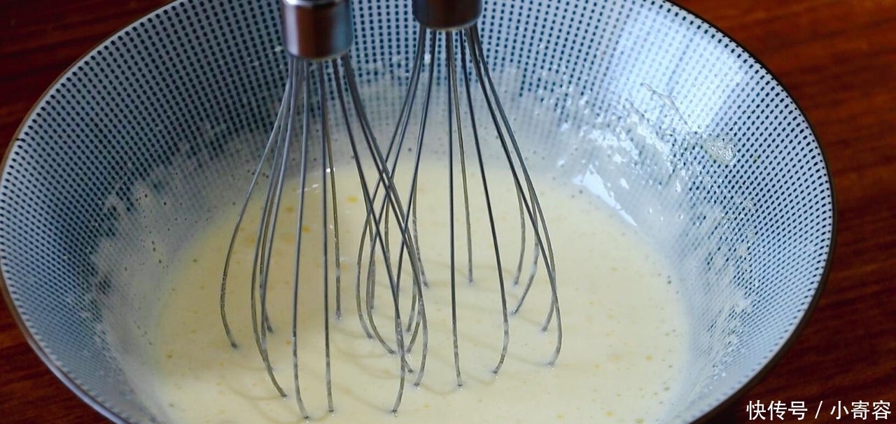 不加面粉，不用黄油，不用分离蛋清，教你做鸡蛋饼干，小孩子爱吃