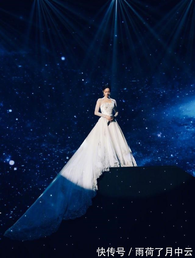 國慶晚會|張韶涵2021央視國慶晚會禮服