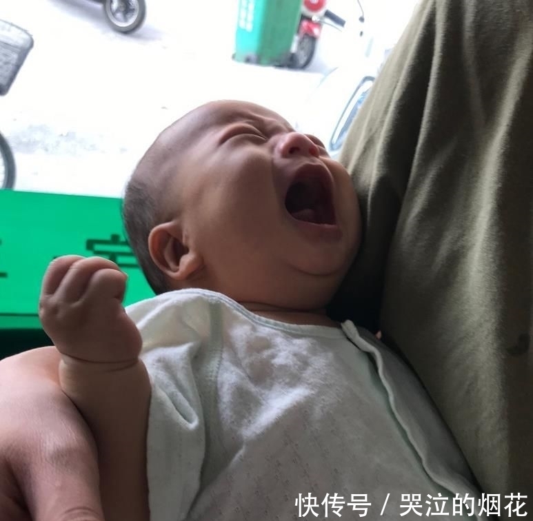 剪刀|思量再三还是带宝宝去剪舌系带,医生那一剪刀看得我心好疼