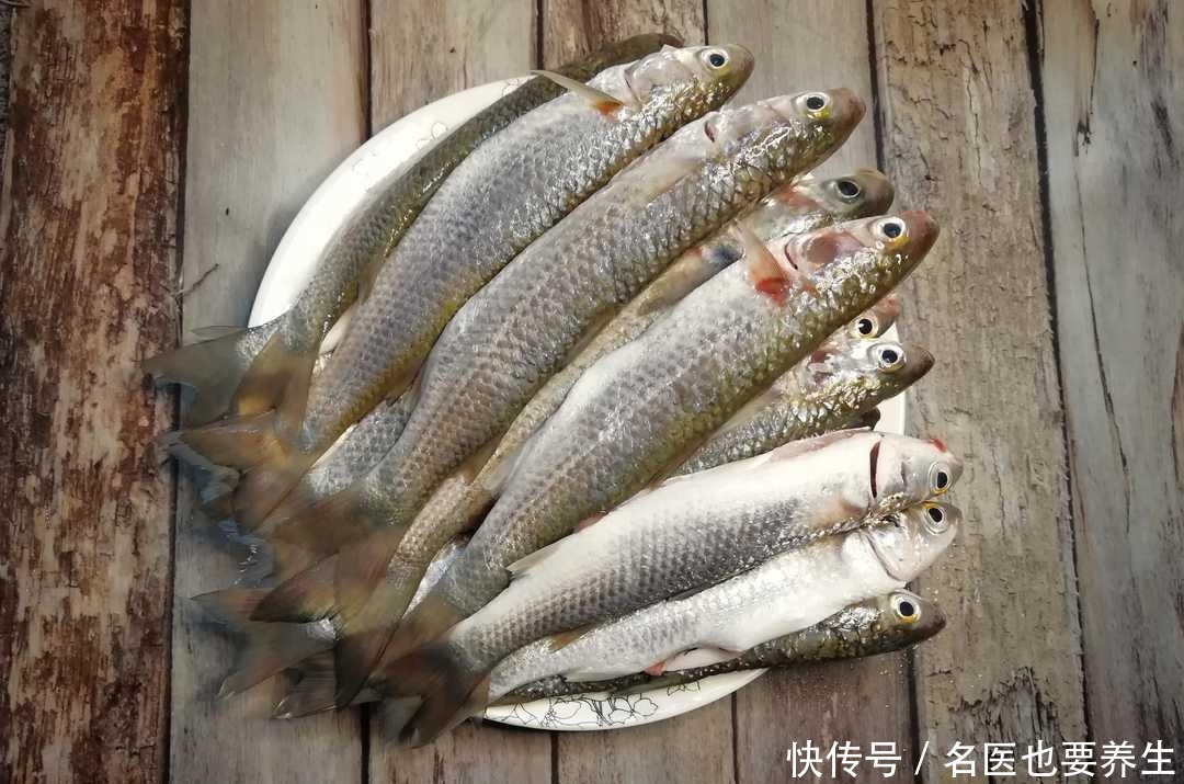 鲜嫩|香炸乌鲻鱼,只要两样调料,表皮酥脆,鱼肉鲜嫩