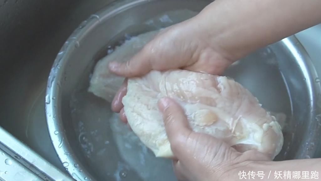 立秋之后贴秋膘，鸡胸肉不炒不炸不煲汤，麻辣美味不发胖，营养减脂两不误