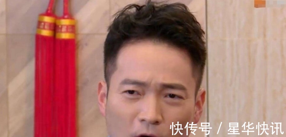 與王鷗不同,萬茜穿著簡單錄節(jié)目,原以為很樸素,站起來才懂