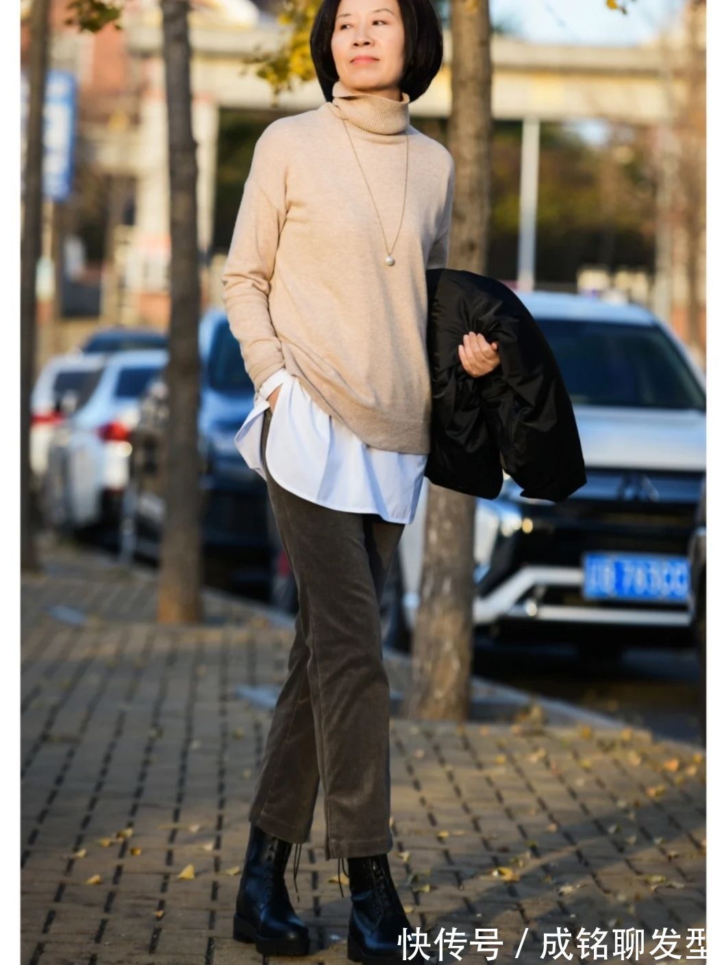 高跟鞋|建议四五十岁的女人多穿九分裤,毛衣大衣随便配,显瘦显高又大气