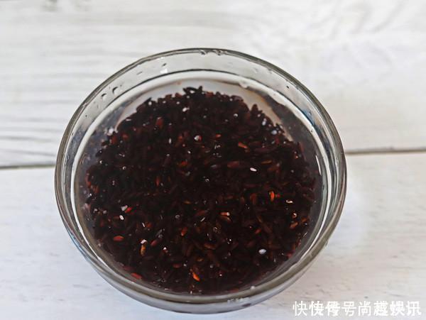 花青素|“天然花青素”被发现,每天拿它泡水喝,延缓衰老,40岁不显老