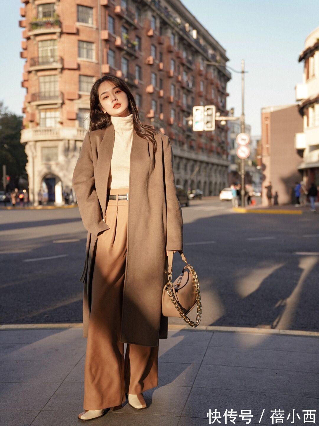 视觉效果 入手一件“长款大衣”,这样搭配阔腿裤、牛仔裤、半身裙,显档次