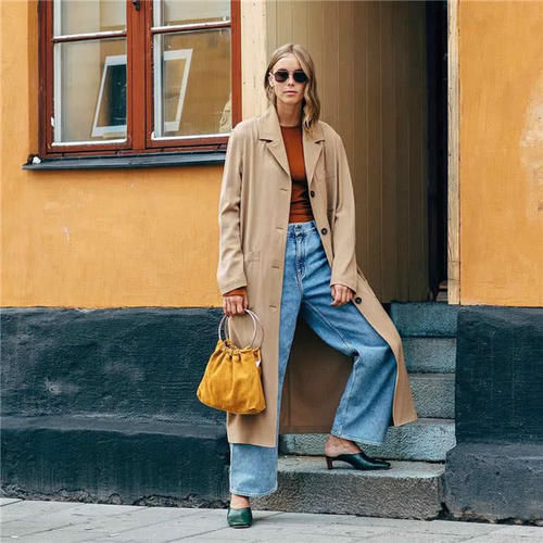 女人40以后,如果不差钱的话,春天建议买这5种外套,时髦又减龄