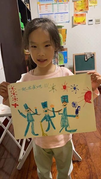 绘画|萌娃绘画表达敬意 幼师志愿助力抗疫