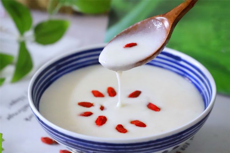 秋天喝一碗暖胃的热饮太舒服了，比豆浆好喝，学会给家人做