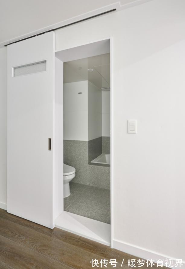 装修|新婚夫妇装修前的决定是对的,坚持不要客厅,解救了81㎡小户型