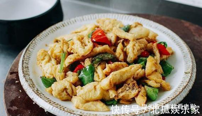 番茄焖排骨|美食推荐油豆腐炒辣椒、番茄焖排骨、青椒木耳肉丝、土豆酱鸡块