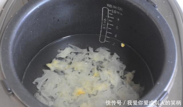 红薯和“它”一起煮,女性常喝淡化斑点,脸色红润,不化妆也漂亮