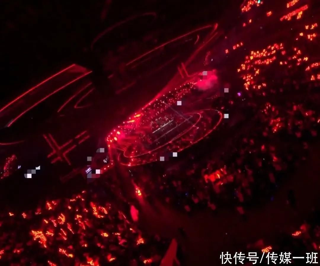 刘嘉玲|番茄台跨年:肖战压轴,李汶翰假唱,R1SE全员11人整整齐齐