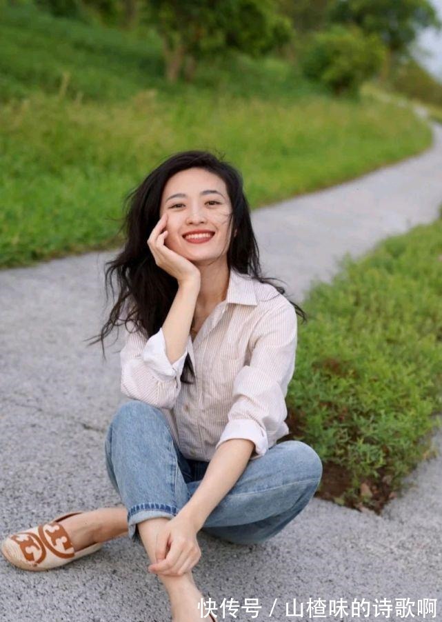 搭配 日常穿搭可以简简单单,但要懂得穿搭技巧,才能脱颖而出