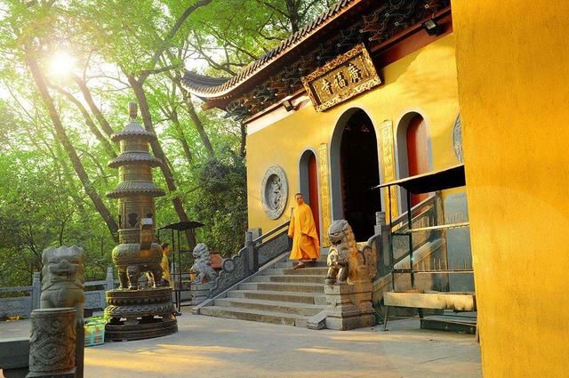 老年|上海一寺庙走红，获得美称“长江第一寺”，距离长江大桥仅4公里