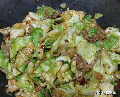 阿婆自制手撕包菜,不用放油,炒出来喷香,爽脆清甜还开胃