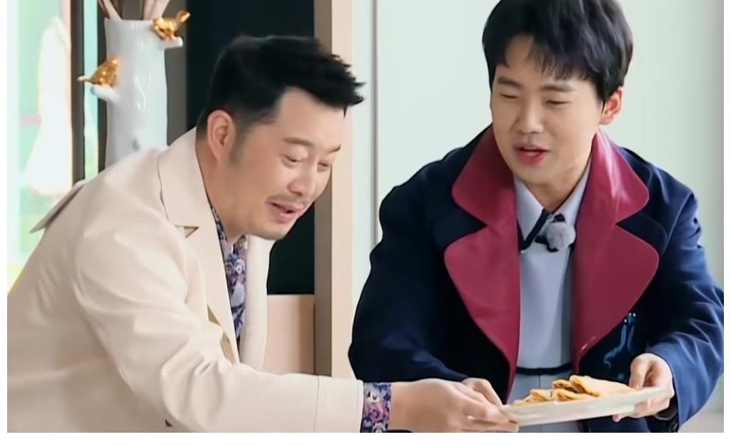 奔跑吧9|奔跑吧9:叫谭松韵太生疏,叫韵韵不合适,李沁对她的称呼很真实