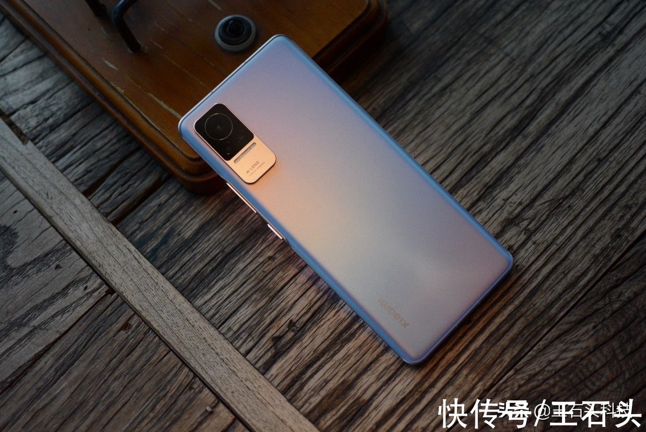 杨倩|小米“最窄”下巴手机，由奥运冠军杨倩代言，配置售价完整曝光