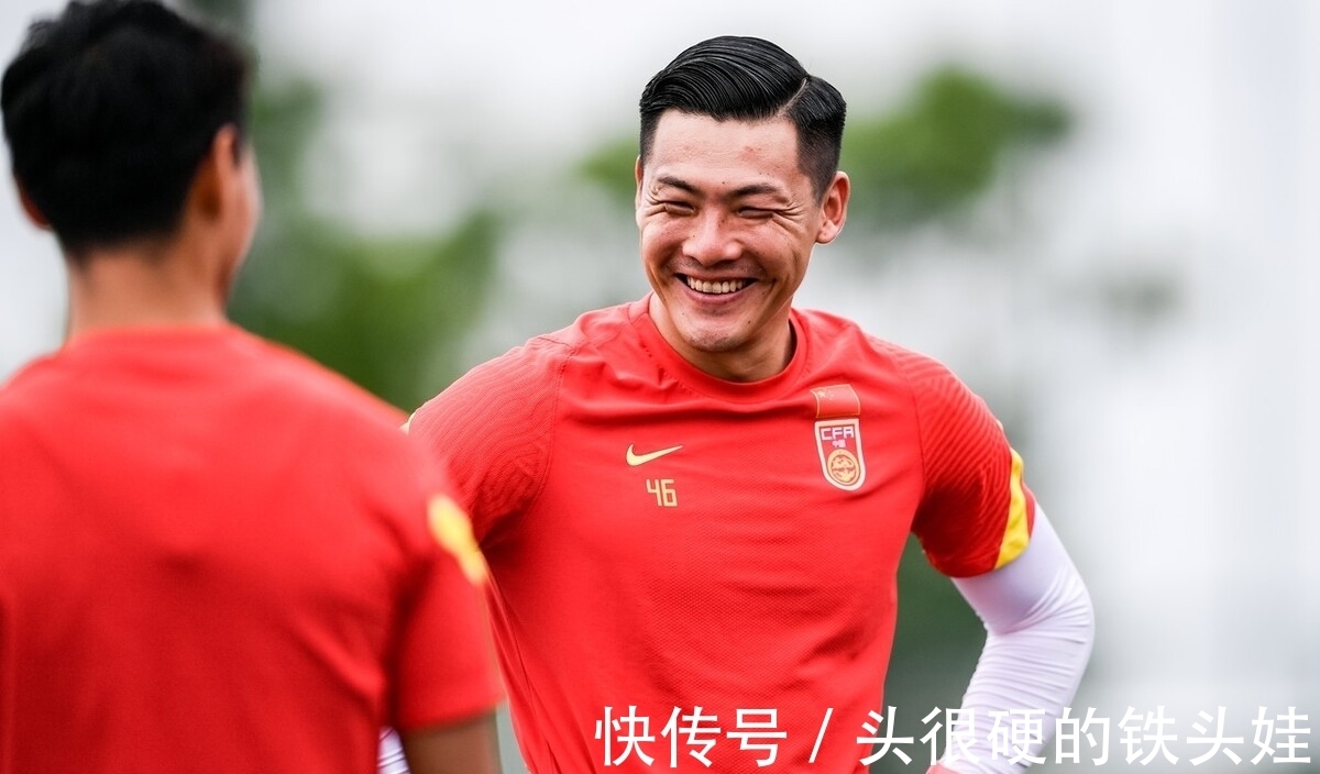 集训|李霄鹏日子不好过了,首期集训人数曝光,球迷骂声一片:选秀吗?