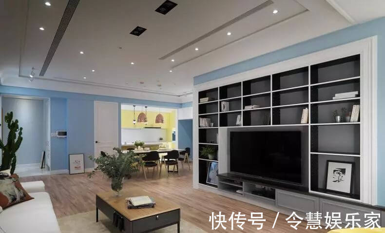 背景墙|新婚夫妇买老户型二手房，北欧风+超强收纳，背景墙设计惊艳！