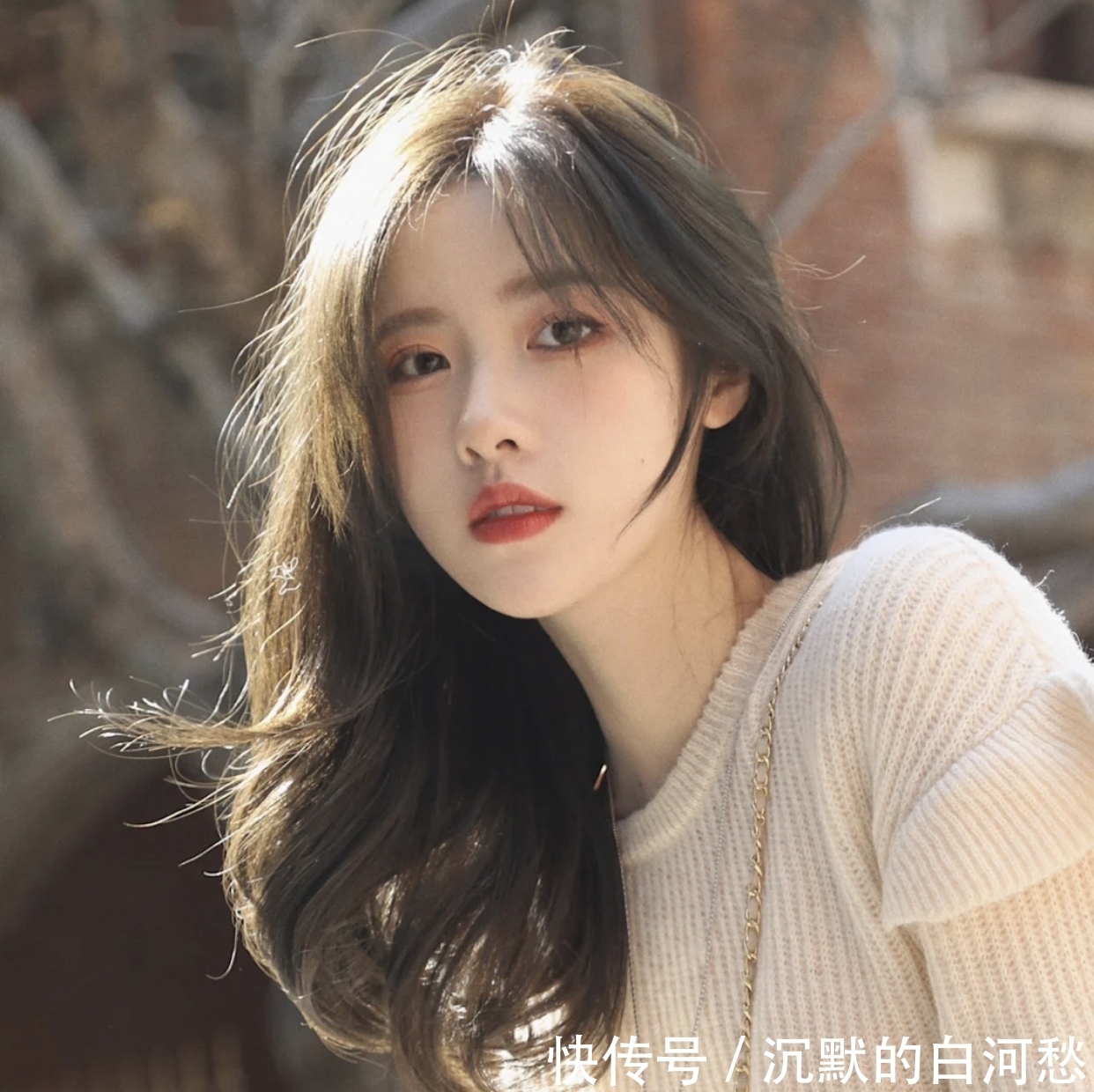 锁骨|你适合长发还是短发?有锁骨长发更美,下颚线明显别留短发!