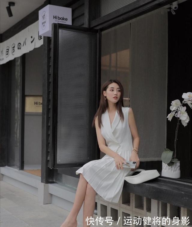 穿搭 上班族要美得高级,记住“连衣裙+尖头鞋”搭配公式,优雅又得体