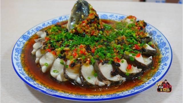 草鱼的新吃法，不炖不煮不放一滴水，营养美味，上桌就扫光