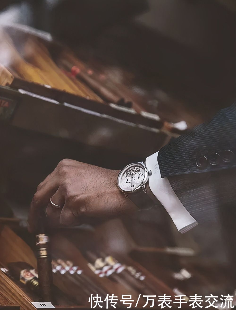 男人有钱后花5、6位数买劳力士就是为了装？那是你不了解男人