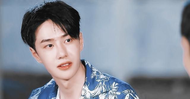 节目 王一博眼睛红转移话题,乔欣不舍想准备摩托艇,黄轩看穿太懂一博