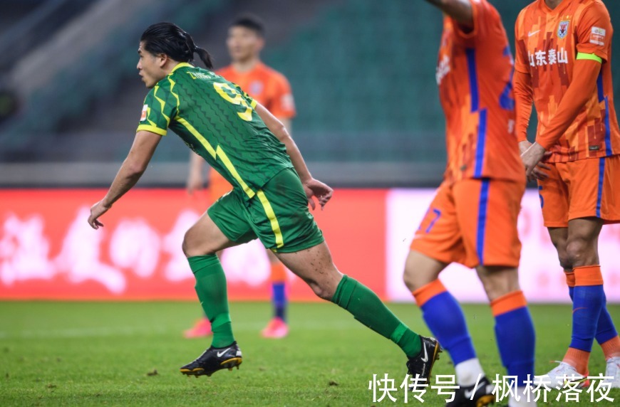 山东泰山队|中国足球最强中锋PK结果出炉!国安锋霸完胜小佩莱,一人扛起锋线!