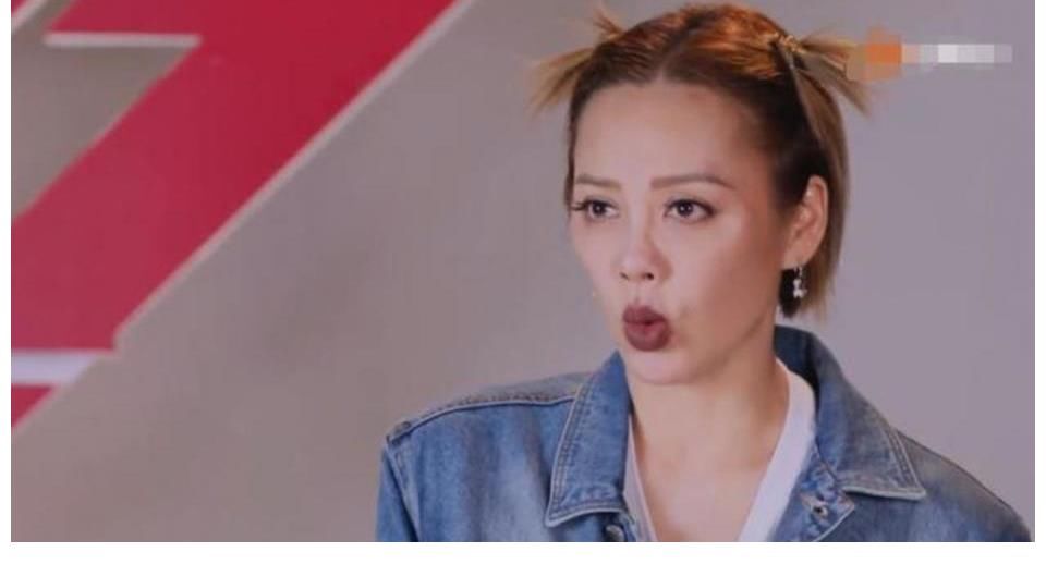 芒果台|乘风破浪的姐姐：黄圣依喊停，丁当质疑评分，导演组召开紧急会议！