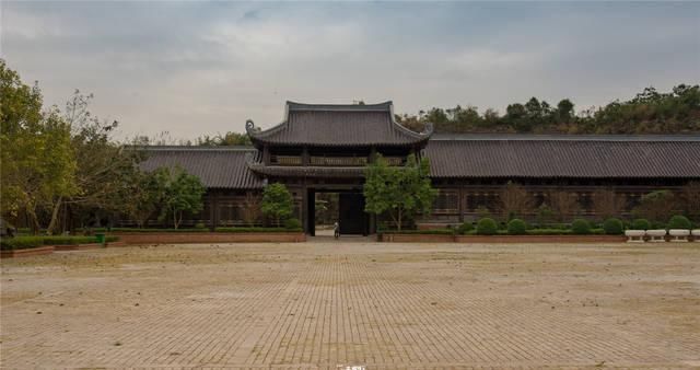 古寺|柬埔寨较大的一座古寺，占地面积539公亩，从头开始来到尾会给跪了