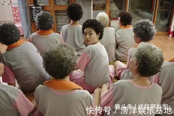 时髦 60岁老人如何烫头发显年轻?四个做头发攻略,让你发型时髦又洋气