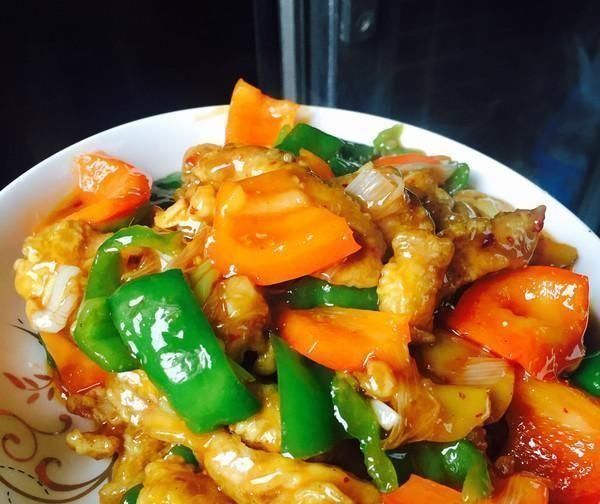 溜肉段，凉拌魔芋丝，韭菜炒河虾，麻辣香肠炒花菜的做法