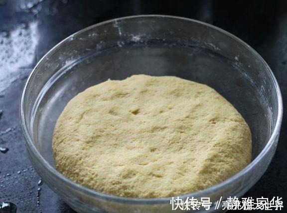 发糕|蒸发糕,别只会放酵母!多加一勺“它”,发糕蓬松香甜,吃着真香!