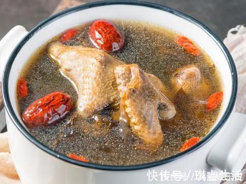 鸽子汤|炖鸽子汤时,两样调料不要加,很多人不清楚,难怪汤不鲜美