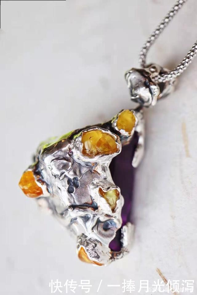 把珠宝做成心脏的样子,分享一些充满创意元素的珠宝