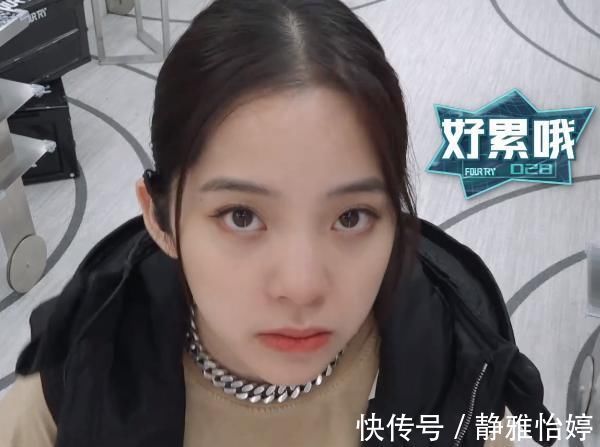 娜比|男顾客上门只想和娜娜凑近乎，谁注意范丞丞的表情？吃醋意味明显