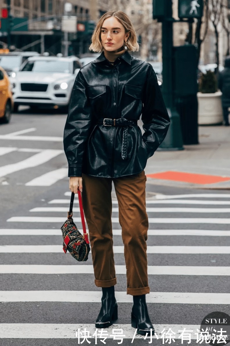 搭配|别再穿“打底裤”了,现在流行“裤子+靴子”!保暖又显瘦!