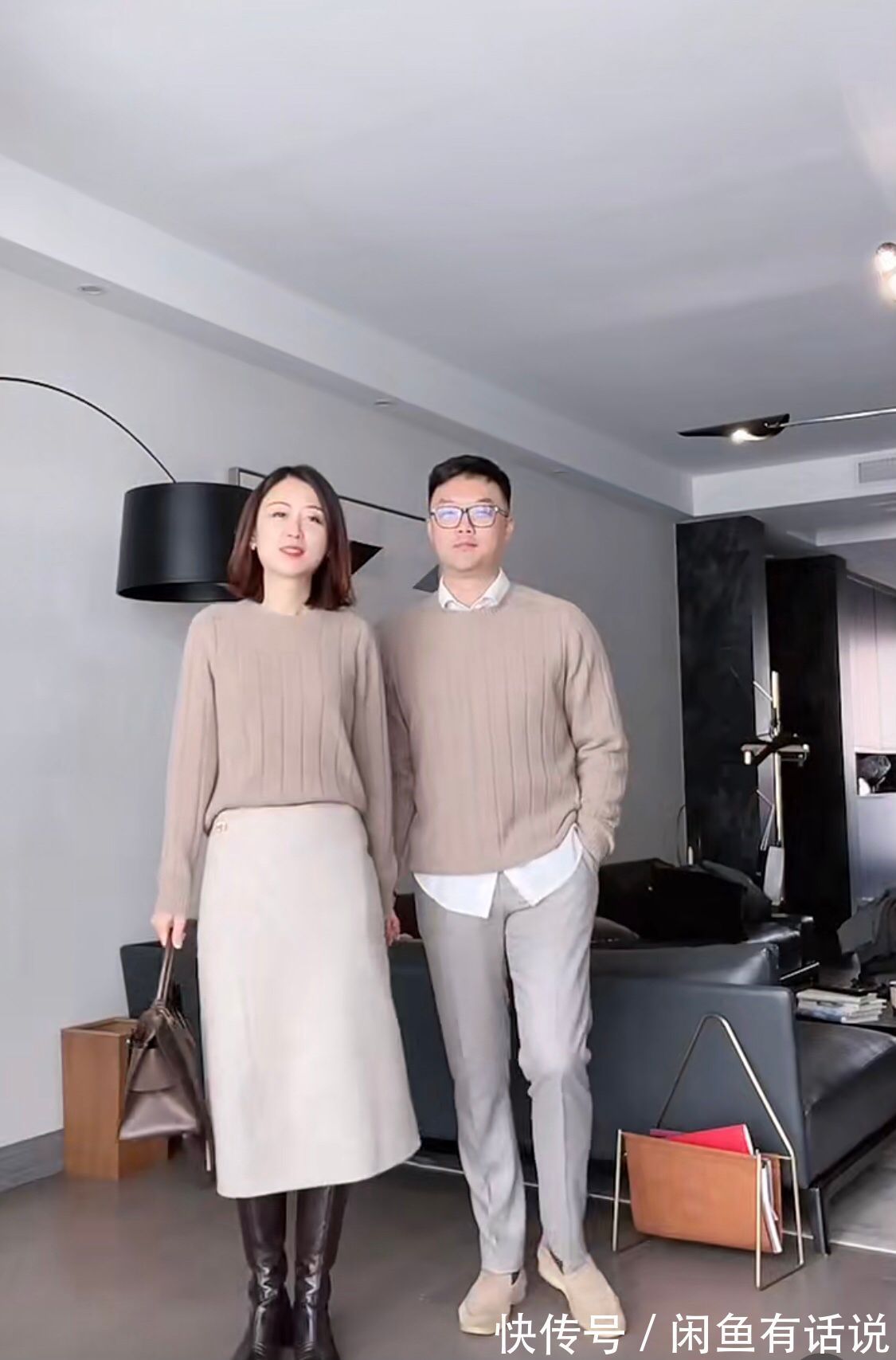 要点 高级打工人平时怎么穿?看40岁情侣示范一周穿搭,选对颜色是关键