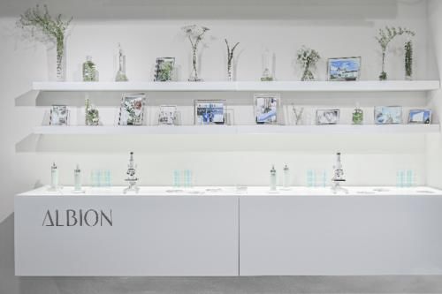 本周美妆速报，一丝清冷一丝甜美