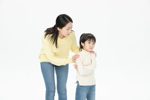 家长|孩子喝光饮料才要付款,店员要求十倍赔偿,宝妈的回怼让人点赞